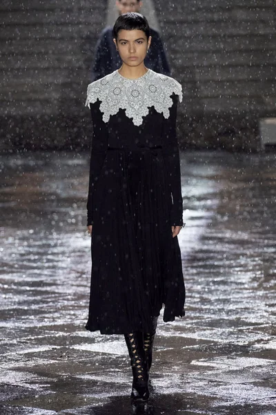 Look 1